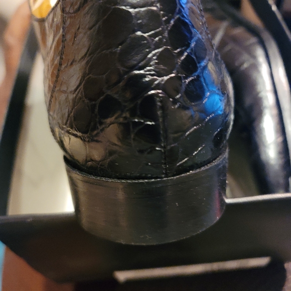 Men's Shoes - Picture 6 of 9